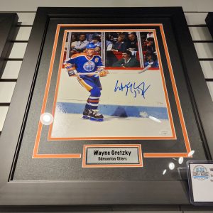 Framed Wayne Gretzky Autographed Oilers 11x14 Photo w/JSA COA