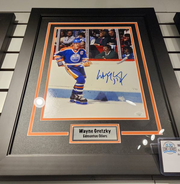 Framed Wayne Gretzky Autographed Oilers 11x14 Photo w/JSA COA