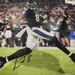 Lamar Jackson Signed Baltimore Ravens 11x14 Photo w/JSA COA