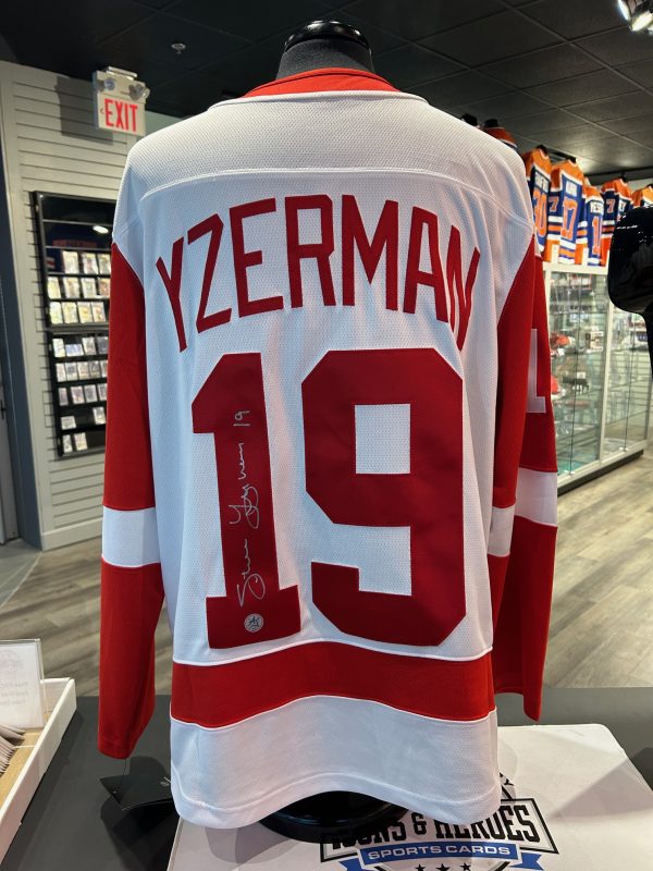 Steve Yzerman Signed Detroit Red Wings Jersey W/ AJ Sports COA